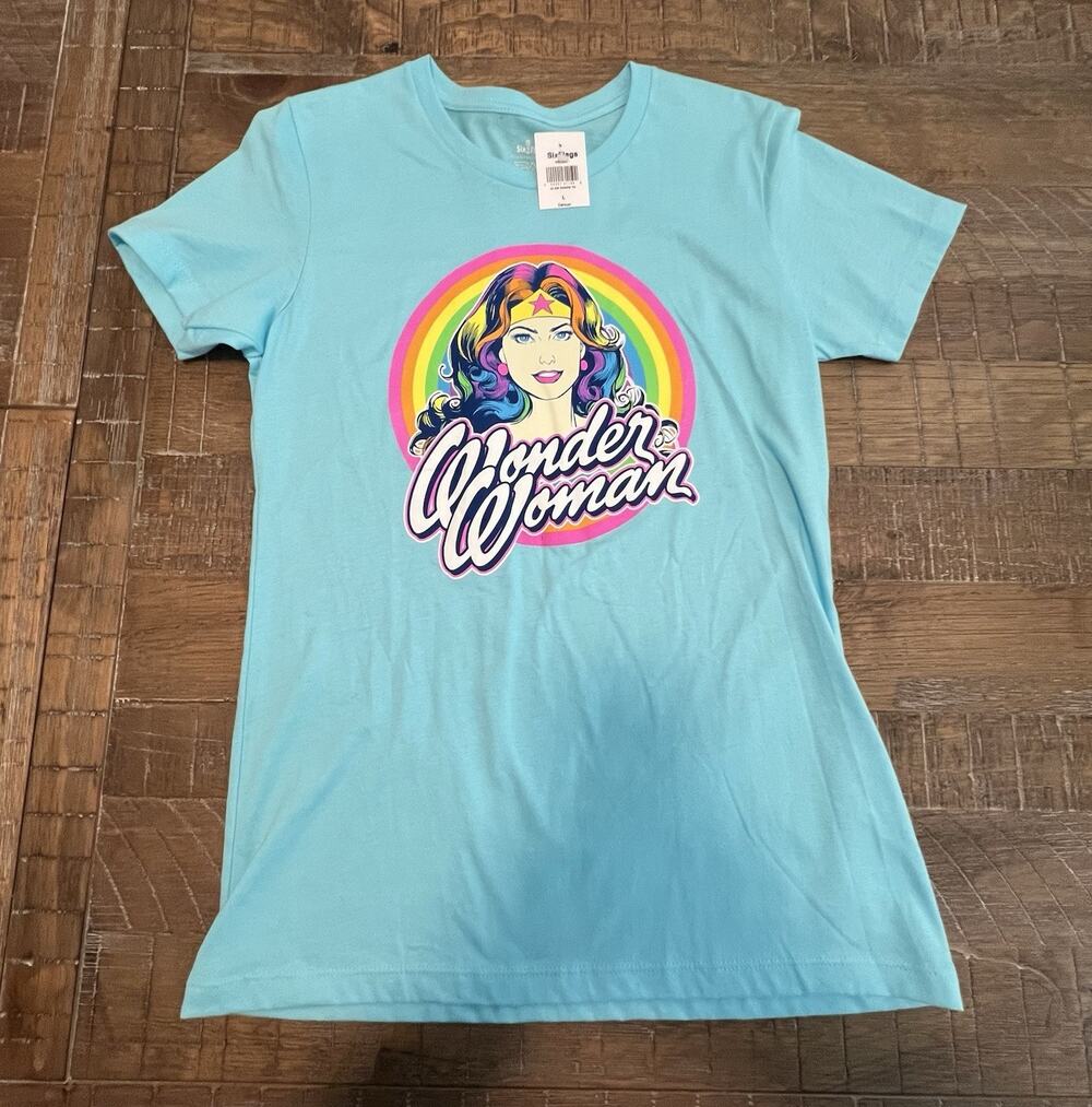 Wonder Woman Pride Graphic T-shirt Six Flags Tee Size Large NWT DC Comics